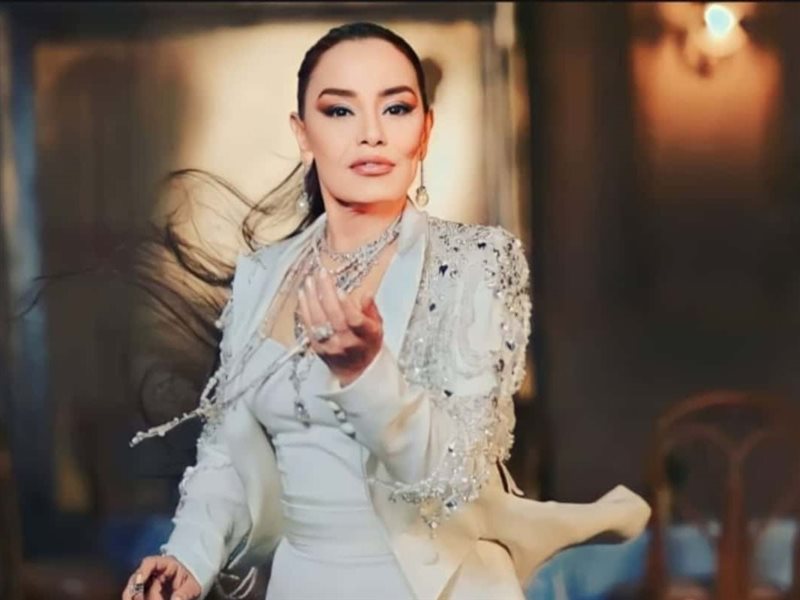 بعد غياب.. شريهان تعود للمسرح من مقاعد الجمهور في عرض 