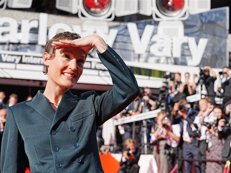 صور افتتاح مهرجان كارلوفي فاري السينمائي في دورته 59