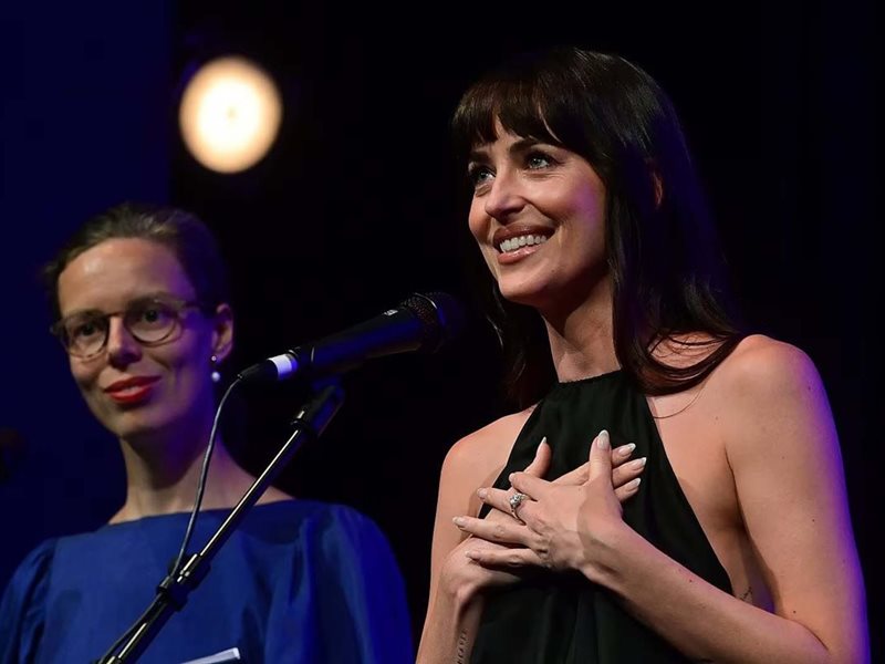 داكوتا جونسون من كارلوفي فاري السينمائي تعلن عن نيتها للإخراج للمرة الأولى