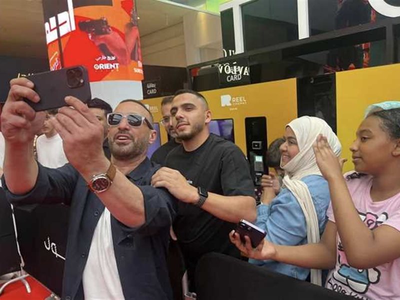 صور .. تجمهر حول السقا من اول عرض لفيلمه 