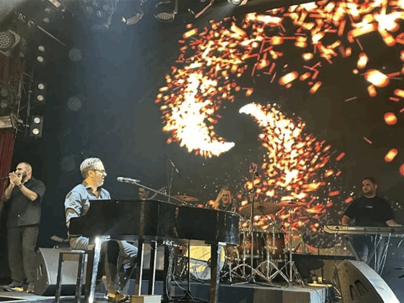 غي مانوكيان يُشعل مسرح 