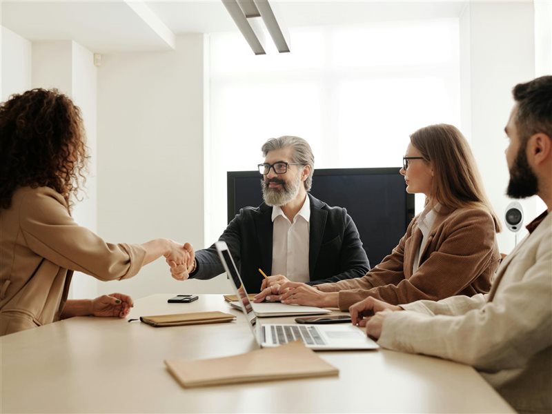 إتيكيت مقابلة العمل.. مفتاحك لترك انطباع مثالي وضمان القبول