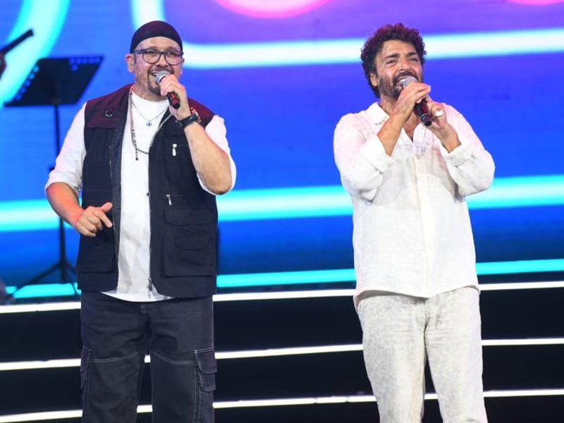 صور.. نجوم التسعينات يتألقون بافتتاح المسرح الروماني 