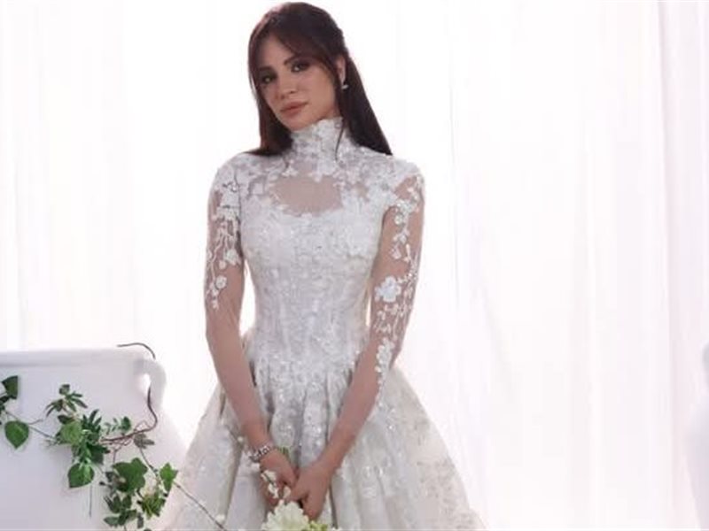 فستان فرح.. آمال ماهر تروّج لأغنيتها الجديدة 