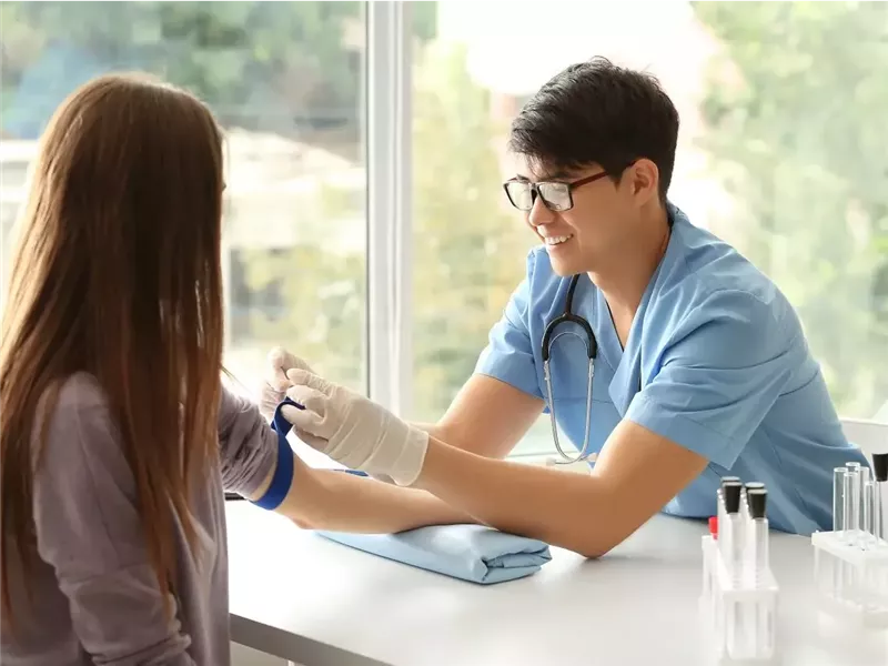 5 فحوصات دم ضرورية حتى إن كنت تشعر بصحة جيدة 