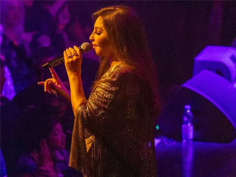 لقطات من حفل إليسا في بيروت| صور 