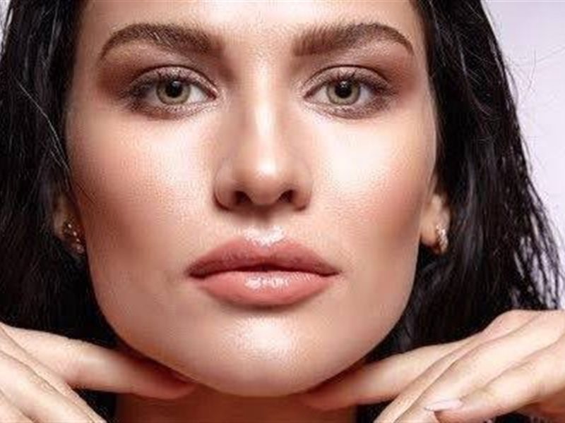 عمليات “فوكس آيز” و”تكساس”: هوس جمالي جديد يجتاح نجمات جيل الشباب 