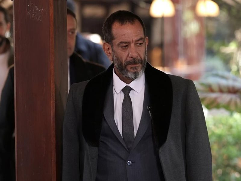 وفاة الممثل التركي إيمري تورون بعد صراع مع السرطان 