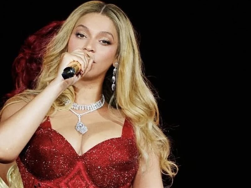 بيونسيه تتألق بتصميم لبناني فاخر في جولتها الموسيقية “كاوبوي كارتر” 