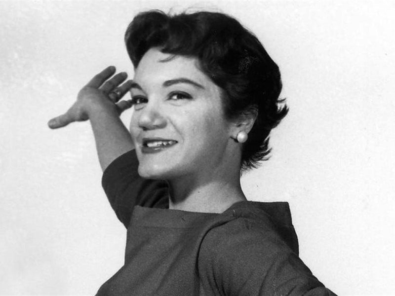 وفاة كوني فرانسيس عن عمر 87 عاما.. أنجح مطربات العالم تجاريا 