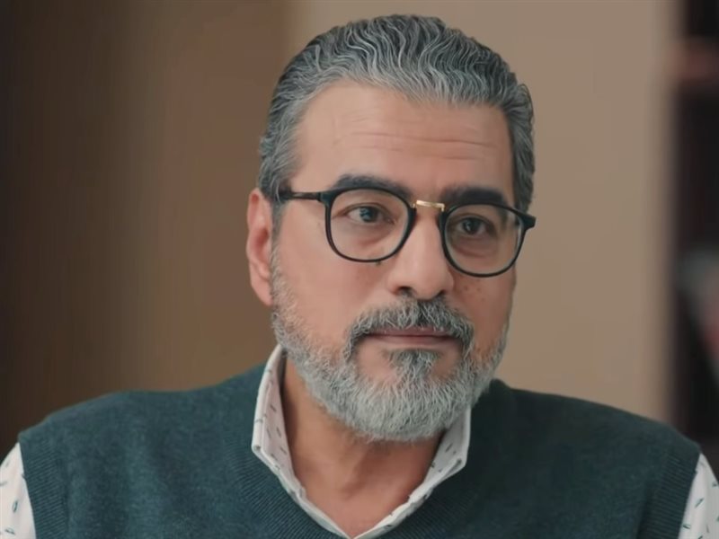 جمال عبدالناصر يعتذر من منة شلبي بعد إعلانه وفاة والدتها