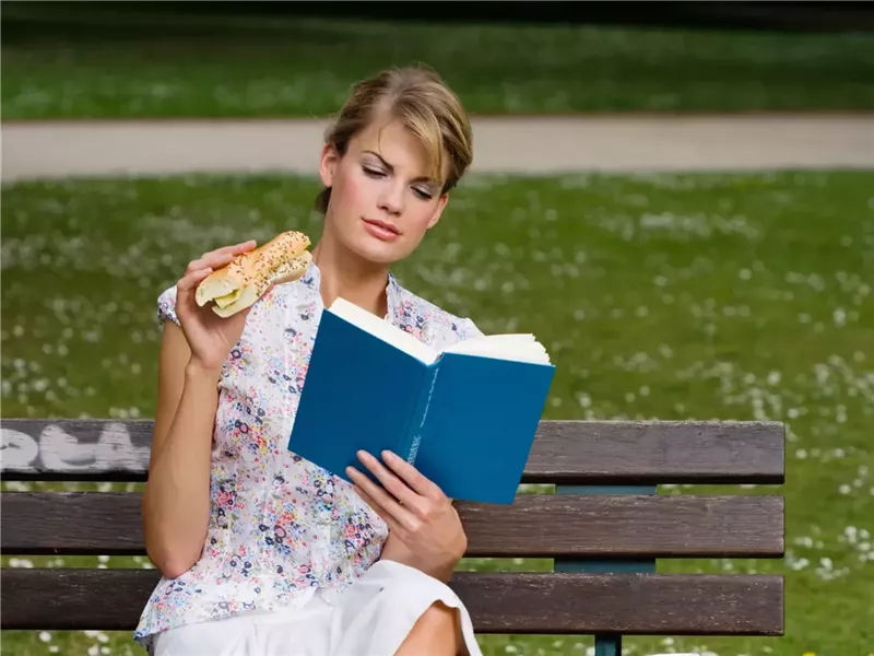 9 أطعمة تحارب التوتر وتخفض مستويات الكورتيزول بشكل طبيعي 