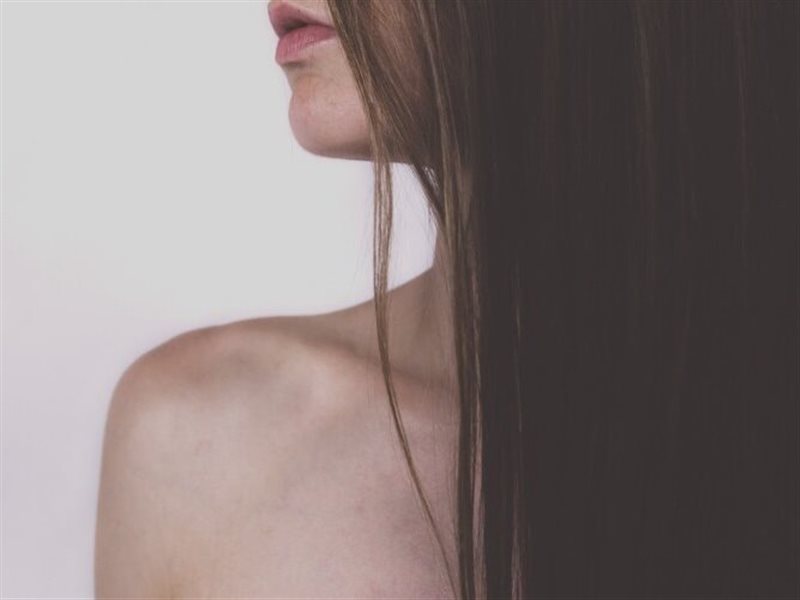 علامات على بشرتك تدل على نقص الفيتامينات.. تعرفي عليها