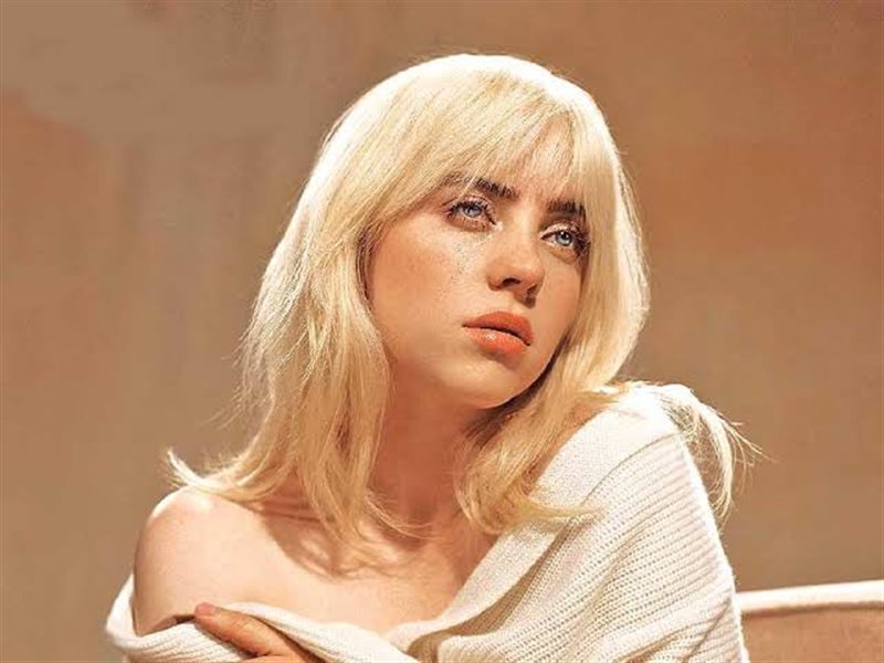 مخرج تيتانيك يخرج الجولة الغنائية ل بيلي ايليش