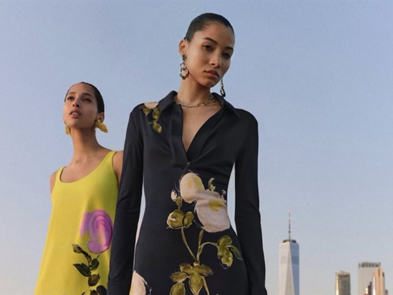  صيحات صيف 2025 بتوقيع أوسكار دي لا رينتا.. أناقة متجددة بأسلوب أنثوي راقٍ 