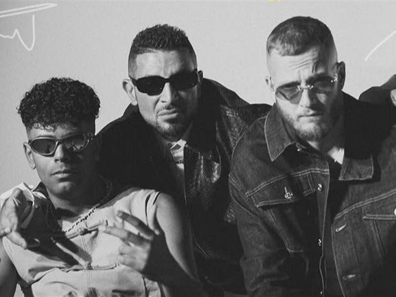 أحمد سعد يكشف عن بوسترات 