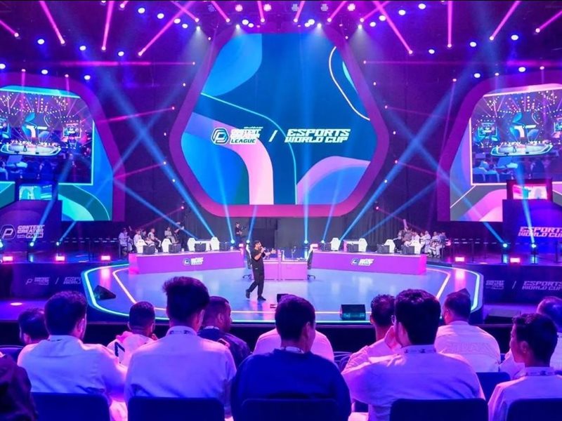 7 ملايين دولار على المحك صراع الأندية الكبرى يشتد قبل ختام كأس العالم للإلكترونيات