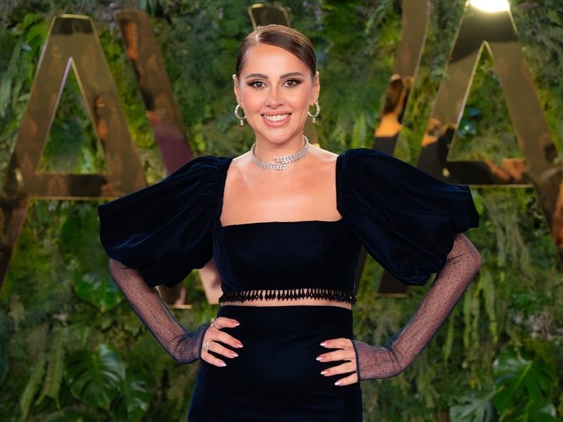 ياسمين رئيس توقع فيلم هيروشيما مع أحمد السقا 