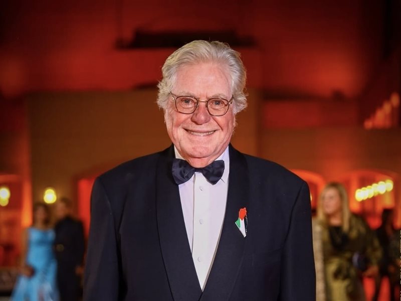 جوائز الباندا الصينية تدعو حسين فهمي لحضور حفلها في سبتمبر 