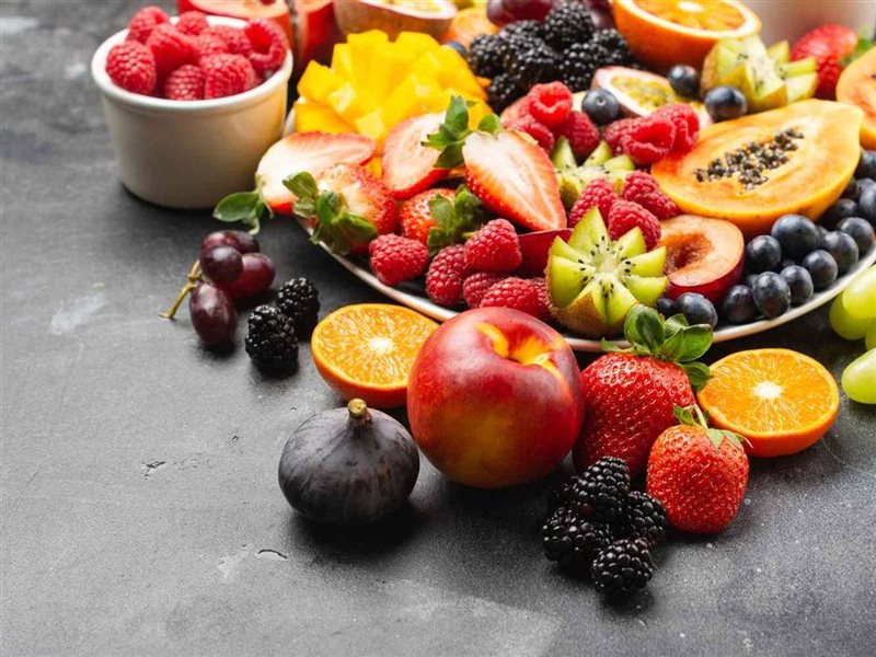 وفقًا للفيتامينات والمعادن والألياف.. إليك قائمة الفواكه الأفضل لصحتك؟
