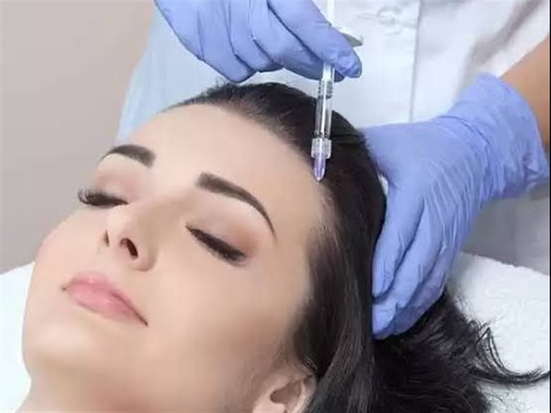 ريجينيرا أم البلازما؟ أيّهما الخيار الأفضل لاستعادة الشعر دون جراحة 