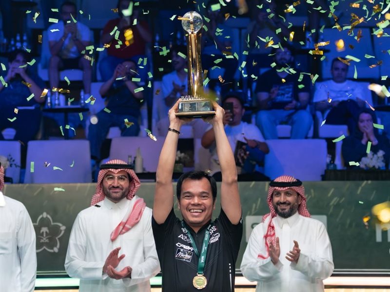  كارلو بيادو ينتزع لقب العالم بعد مباراة مثيرة أمام غورست في جدة