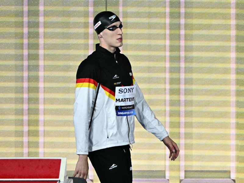  مايرتنز يفوز بلقب العالم في السباحة بعد منافسة قوية مع شورت