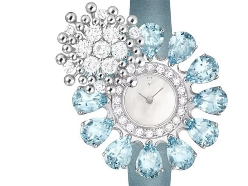 ساعات فاخرة تزيّن معصمك في سهرات الصيف.. اختيارات فاخرة لإطلالة أنيقة تفيض رقيًا 