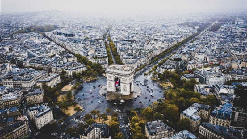 فرنسا