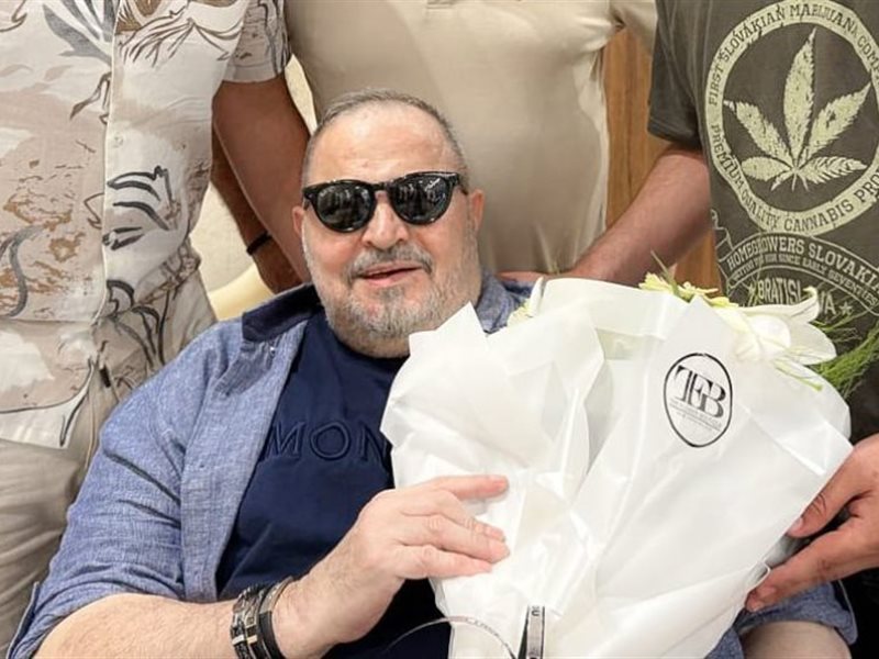 الوسوف يصل مصر استعداداً لحفل العلمين ويطلب شرطا جديدا (صور)