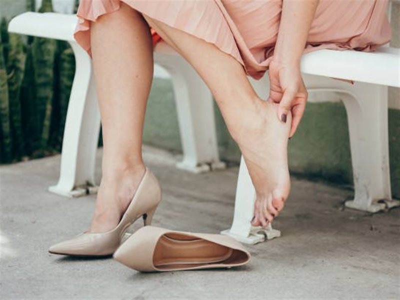 6 أسباب لظهور البثور على قدميك باستمرار.. منها الأحذية الضيقة 
