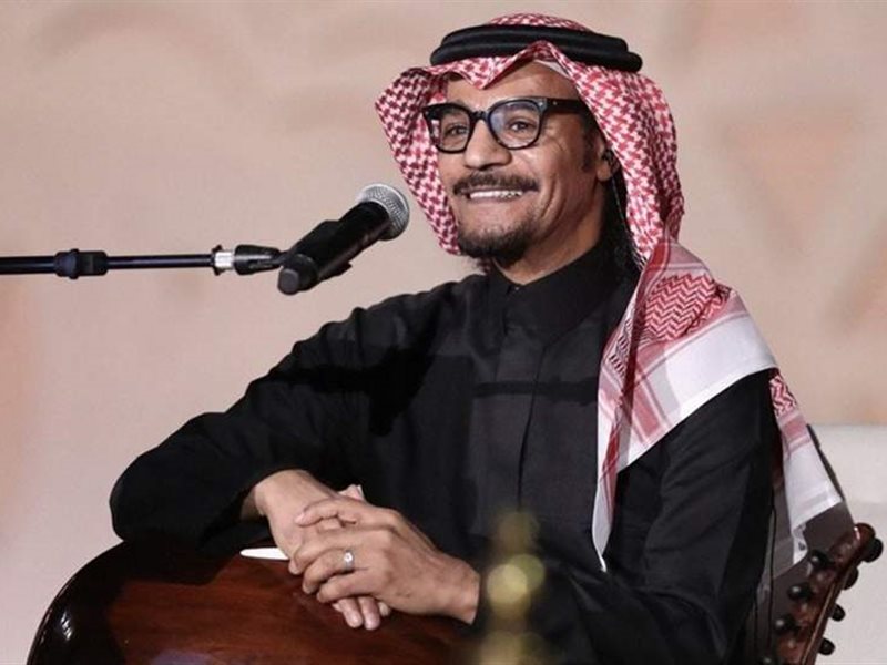 رابح صقر يطمئن جمهوره بعد تعرضه لوعكة صحية على المسرح 