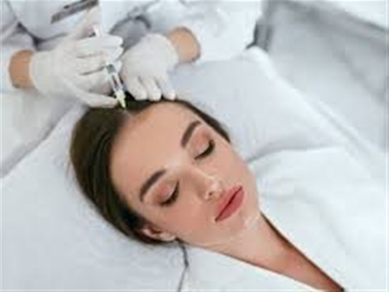 أحدث الابتكارات لعلاج تساقط الشعر: تقنية الإكسوزومز تتصدر القائمة 