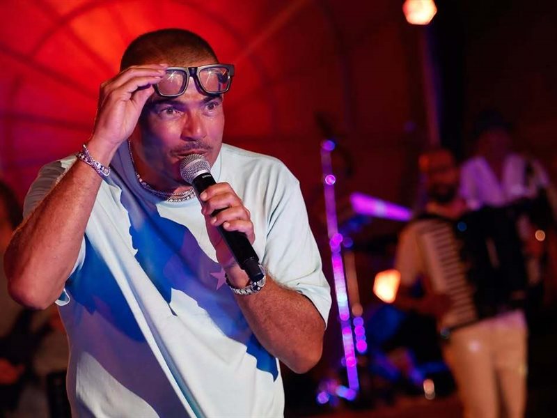 إحصائيات: بعد شهر من ألبومه.. عمرو دياب يتصدر في ستة منصات مختلفة (صور)