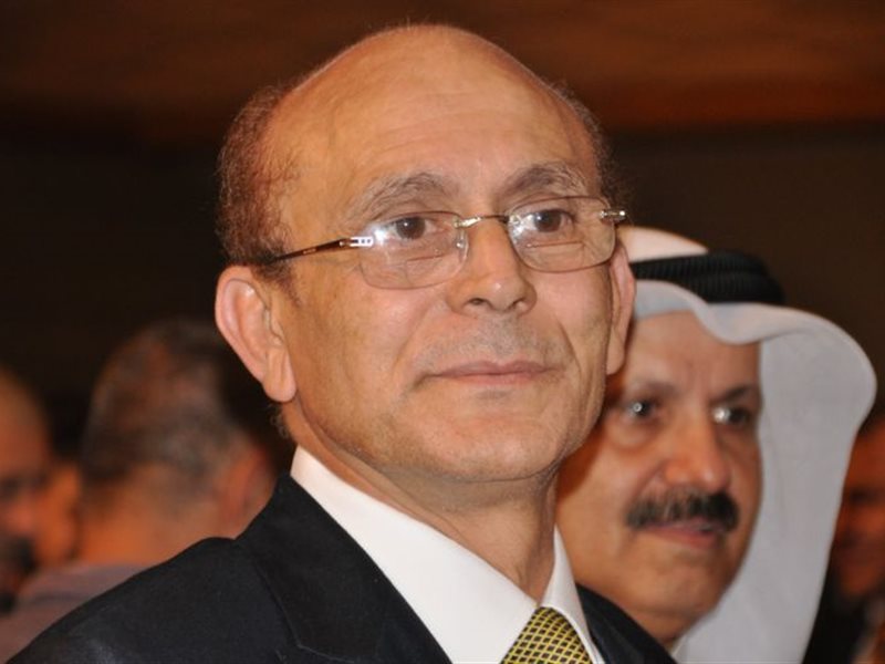 أشرف زكي يطمئن جمهور محمد صبحي بعد نقله للمستشفى : كان مرهق ولكن الآن بخير 