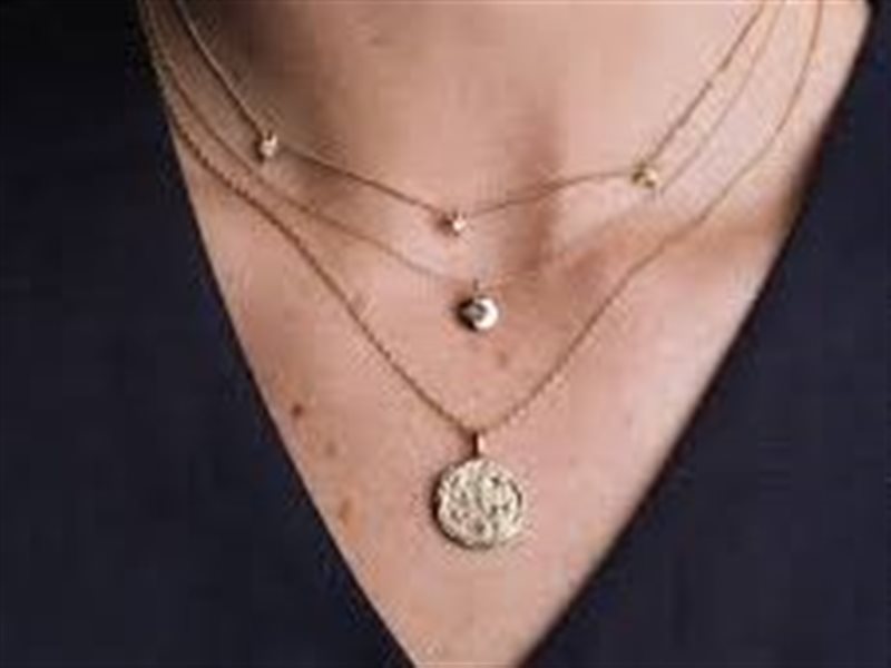 قلائد البندانت ستكون نجمة الموسم المقبل لخريف وشتاء 2025/2026 