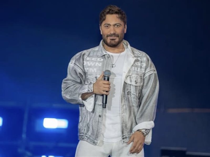 استقبال حافل لـ تامر حسني فور وصوله لبنان.. فيديو 