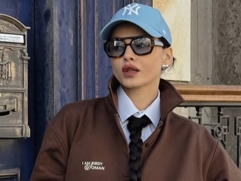 صيحة الموسم.. الكاب الرياضي يتصدّر ترندات الموضة في صيف 2025 