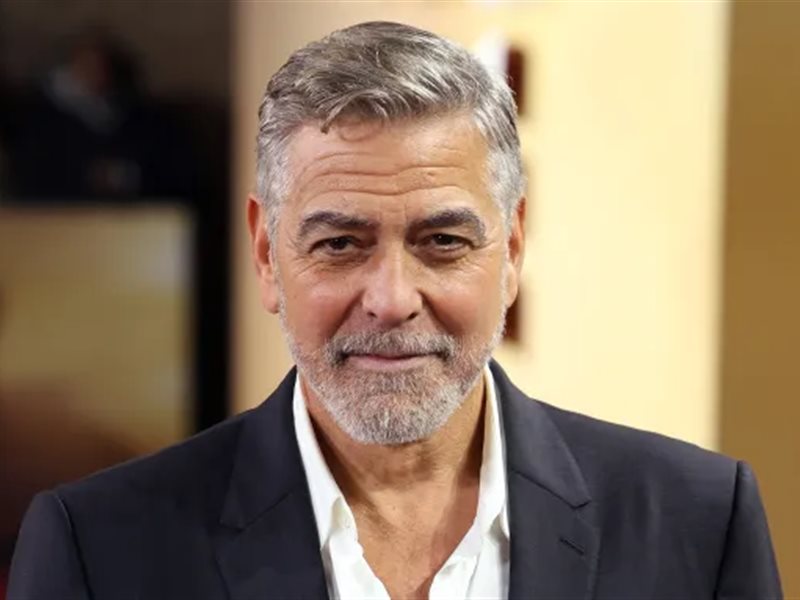 ثلاثة مواعيد لعرض فيلم جورج كلوني الجديد Jay Kelly 