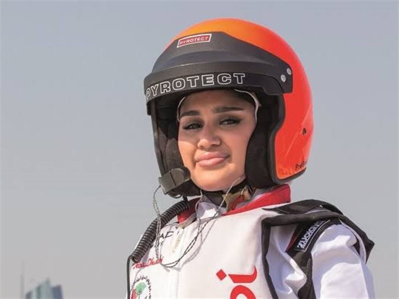 إنجاز إماراتي جديد.. علياء عبدالسلام تشارك للمرة الأولى في بطولة العالم للفورمولا 4 المائية 