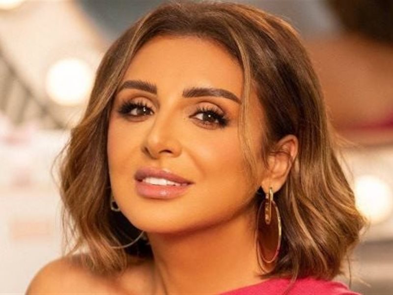 (خاص) سفير مصر بألمانيا يزور أنغام للاطمئنان على حالتها الصحية خلال أيام 