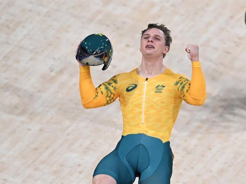 مات ريتشاردسون يدخل التاريخ بتحطيم حاجز 9 ثواني في سباق التحليق 200 متر