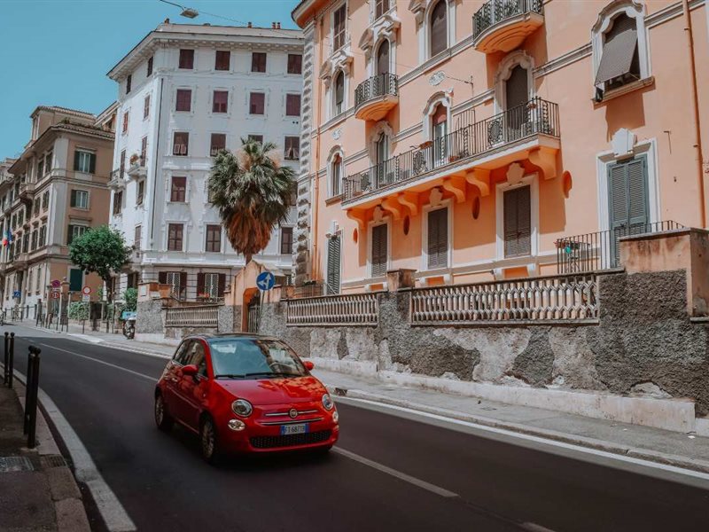 ثلاثة أشياء يجب أن تفكر فيها قبل استئجار سيارة لقضاء العطلة