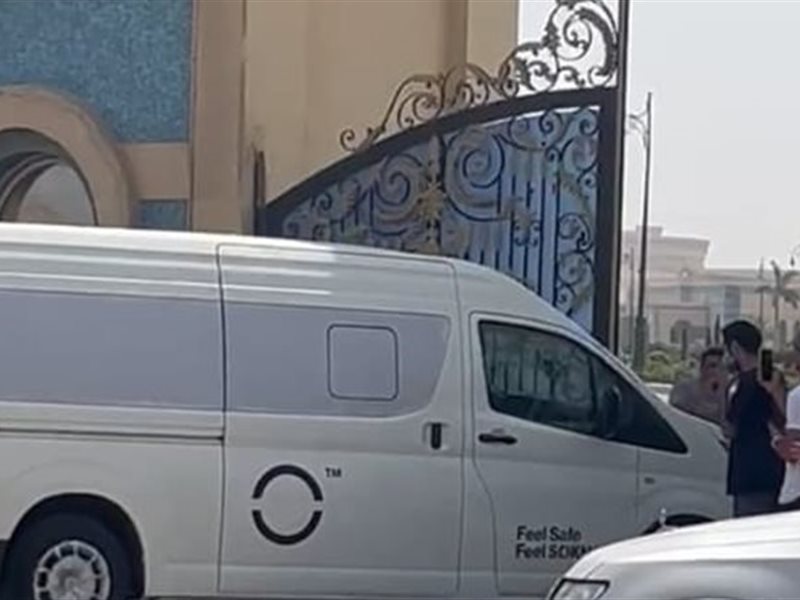 وصول جثمان مدير التصوير الراحل تيمور تيمور إلى مسجد المشير طنطاوي لتشييعه إلى مثواه الأخير