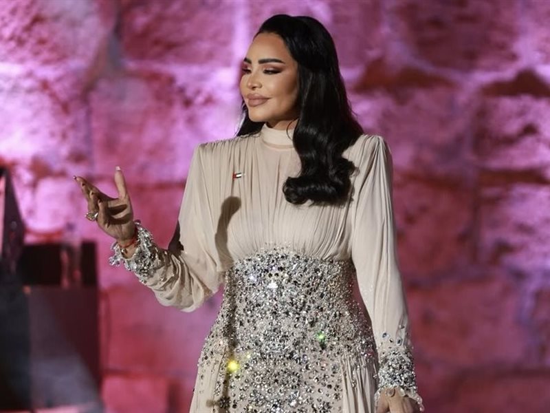 إطلالة ملكية ساحرة لأحلام في ختام مهرجان قرطاج