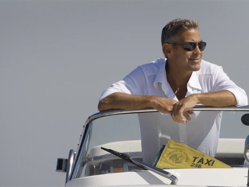 عودة جورج كلوني إلى فينيسيا السينمائي.. تعرف على تاريخ الوسيم الهوليودي مع البندقية 