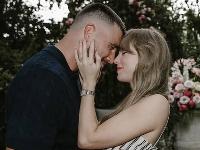 تايلور سويفت وترافيس كيلسي يعلنان خطوبتهما رسميّاً… قصة حب تكلّلت بخاتم ماسي