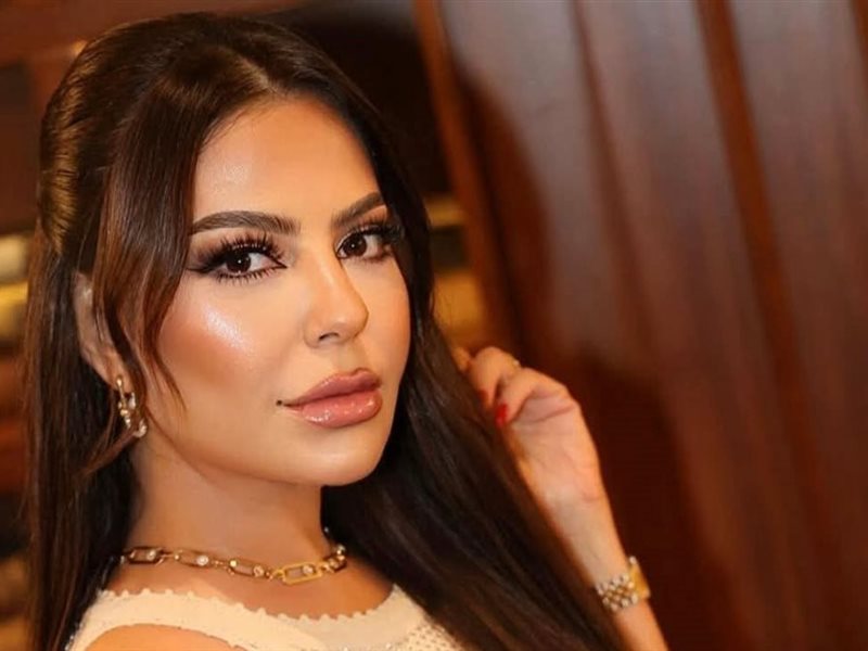 ليليا الأطرش تتألق بأناقة وفخامة في أحدث إطلالاتها 