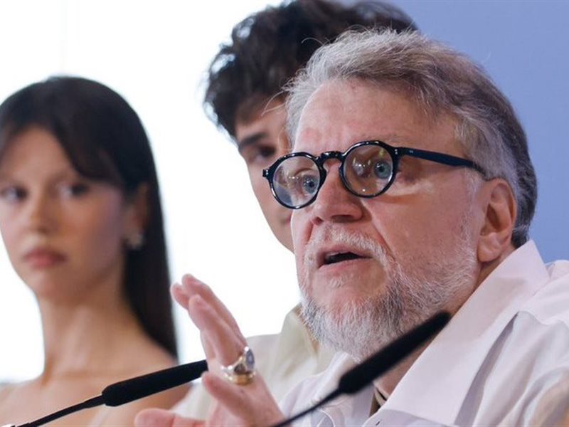 غييرمو ديل تورو في المؤتمر الصحفي لفيلم 