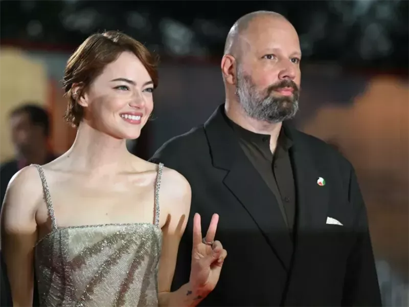 إيما ستون تفاجئ الجميع يتصريحاتها عن الكائنات الفضائية في مهرجان فينسيا السينمائي: 